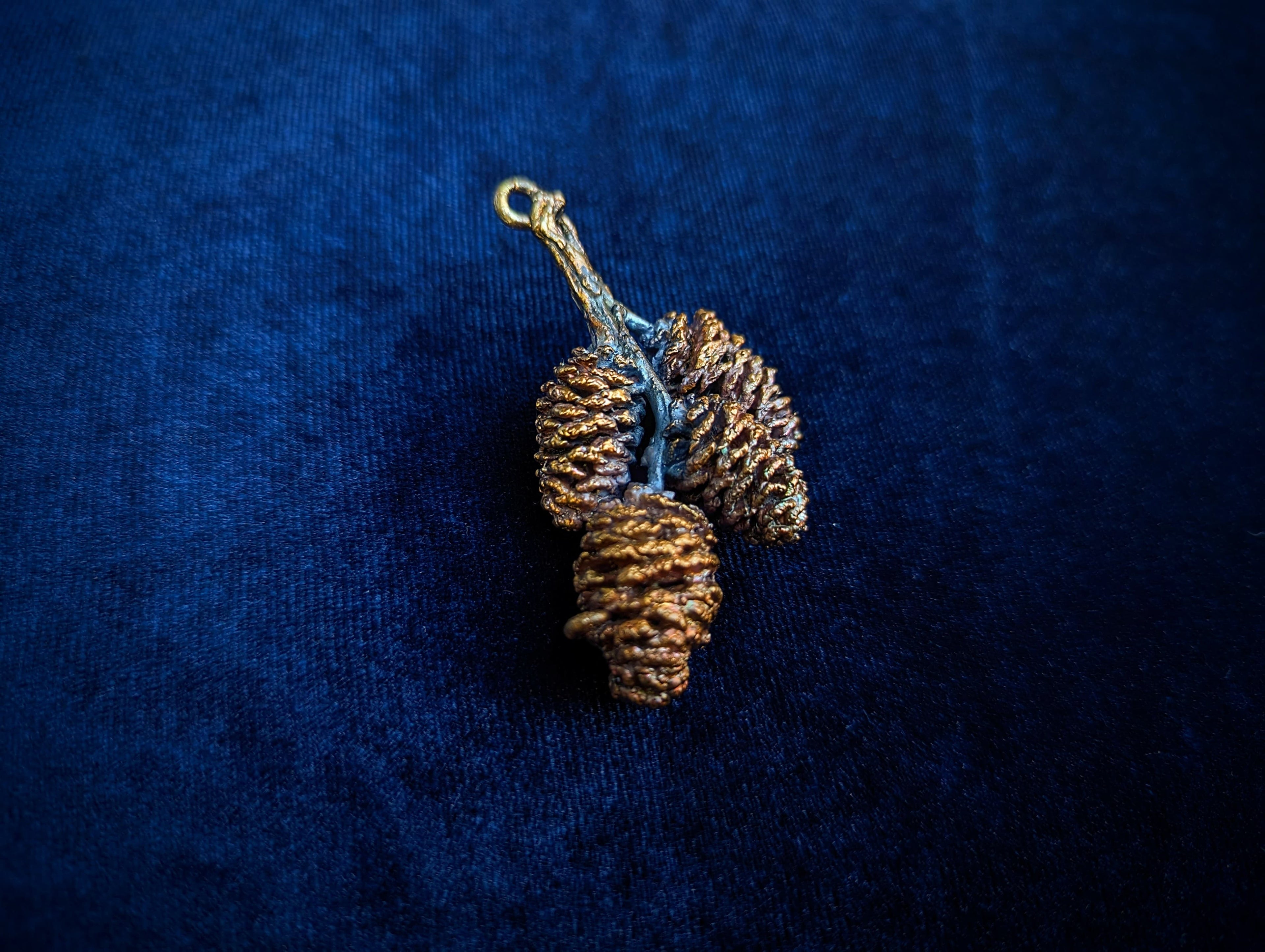 Red Alder Cones (pendant only)